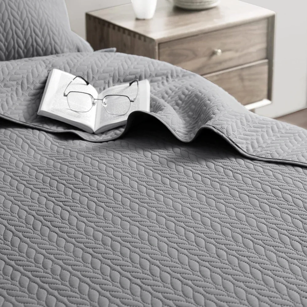 3 Piece Quilt Set, Coverlet Set, Pinsonic Quilted. Queen‎ Size 90x96 inches GREY